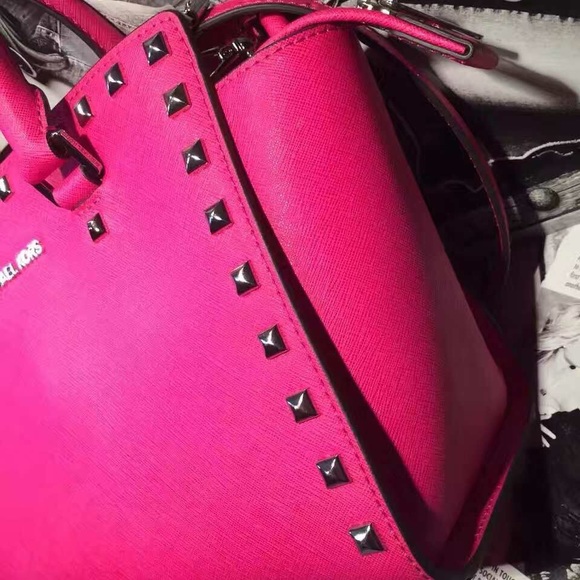 MK 👜 - Picture 3 of 8